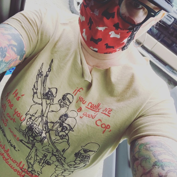 Hi! I’m Sandi & I love all things vintage & 🐶😻 - Picture 11 of 12